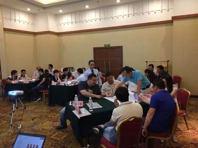 空管局班組長培訓(xùn)現(xiàn)場 空管局班組長培訓(xùn)現(xiàn)場